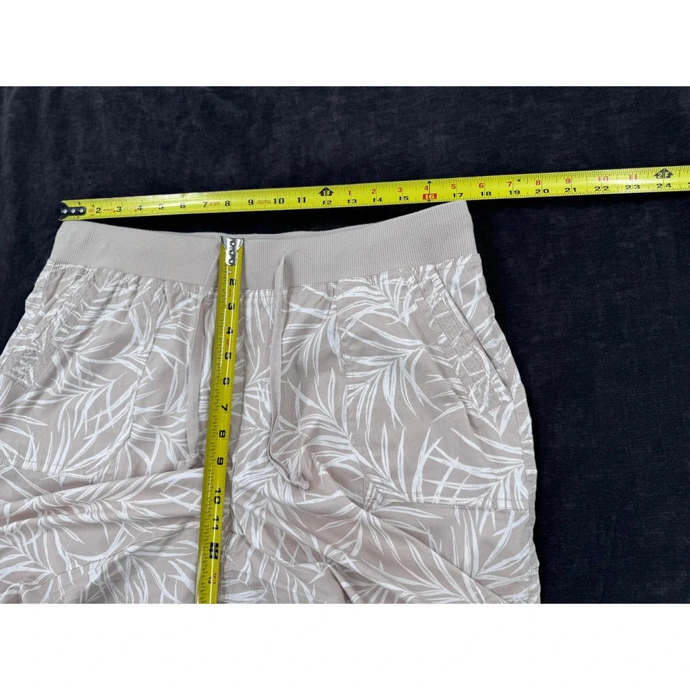 Palm Rio Womens 1X Tropical Palm Leaf Print Cropped Capri Pants Beige White - Picture 10 of 11